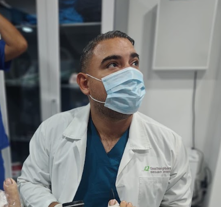 Dr. Martínez
